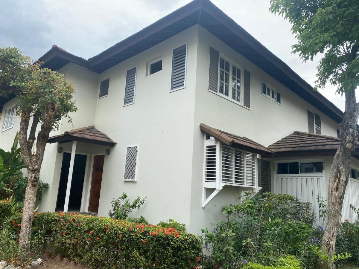 Finest Accommodation Renfrew Place 4-12 Renfrew Rd 2 Bedroom 2 Bat Apt # 15 New Kinston Jamaica Κίνγκστον Εξωτερικό φωτογραφία