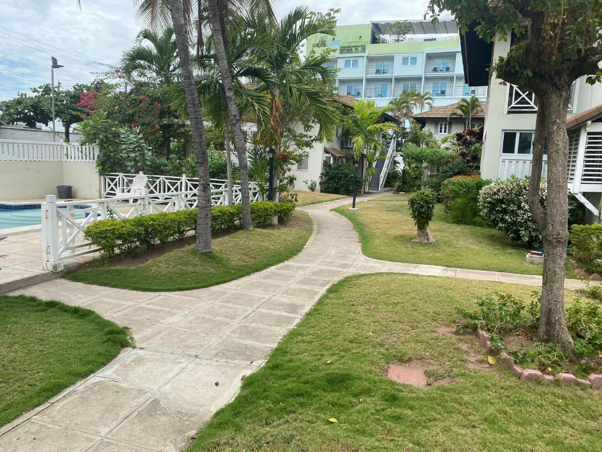 Finest Accommodation Renfrew Place 4-12 Renfrew Rd 2 Bedroom 2 Bat Apt # 15 New Kinston Jamaica Κίνγκστον Εξωτερικό φωτογραφία