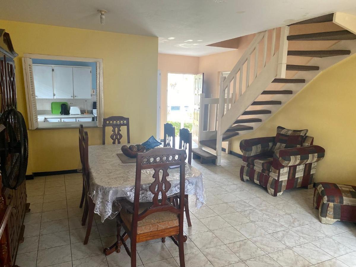 Finest Accommodation Renfrew Place 4-12 Renfrew Rd 2 Bedroom 2 Bat Apt # 15 New Kinston Jamaica Κίνγκστον Εξωτερικό φωτογραφία