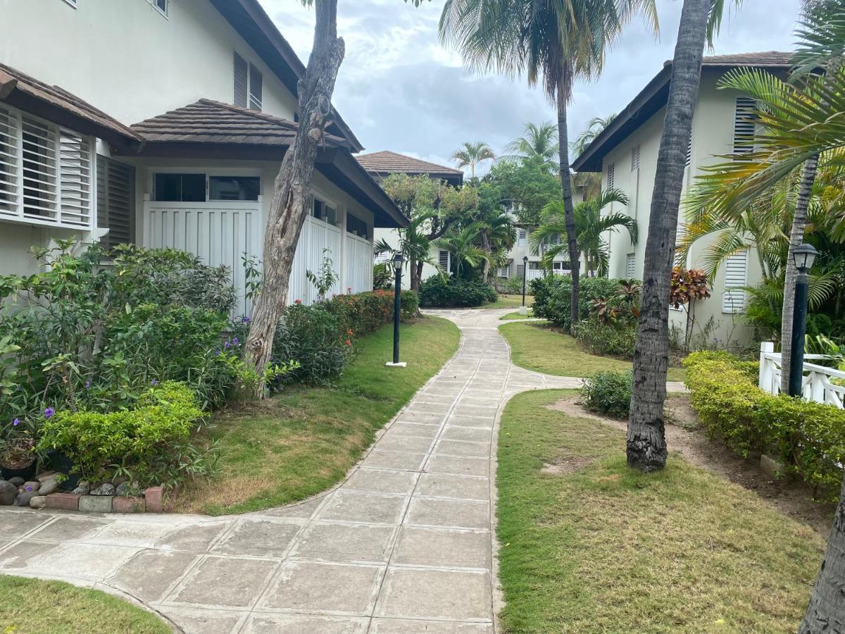 Finest Accommodation Renfrew Place 4-12 Renfrew Rd 2 Bedroom 2 Bat Apt # 15 New Kinston Jamaica Κίνγκστον Εξωτερικό φωτογραφία