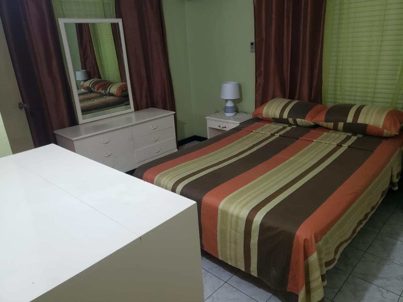 Finest Accommodation Renfrew Place 4-12 Renfrew Rd 2 Bedroom 2 Bat Apt # 15 New Kinston Jamaica Κίνγκστον Εξωτερικό φωτογραφία